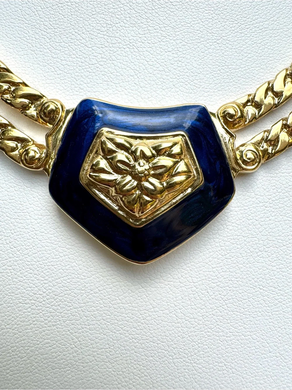 TRIFARI Vintage Blue Enameled Gold-Tone Egyptian Revival Collar Necklace - Picture 6 of 9